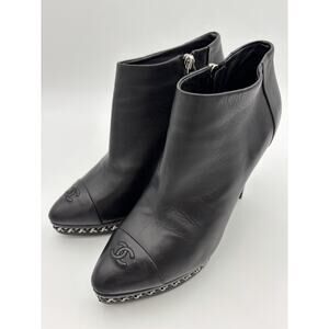 Chanel Interlocking CC Logo Platform Ankle Boots Black Leather Size 38 / 8 Chain